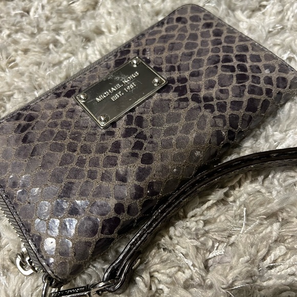 Michael Kors Wristlet - Picture 8 of 9